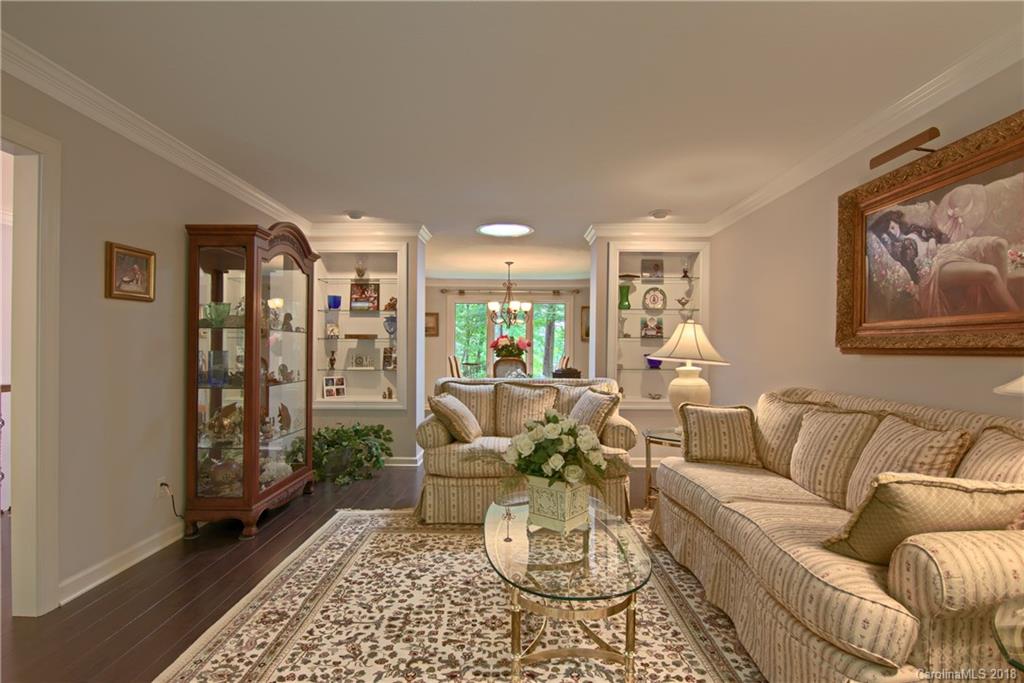Property image 2 of 38 Foxglove Road in Timbercreek, Hendersonville, NC 28739