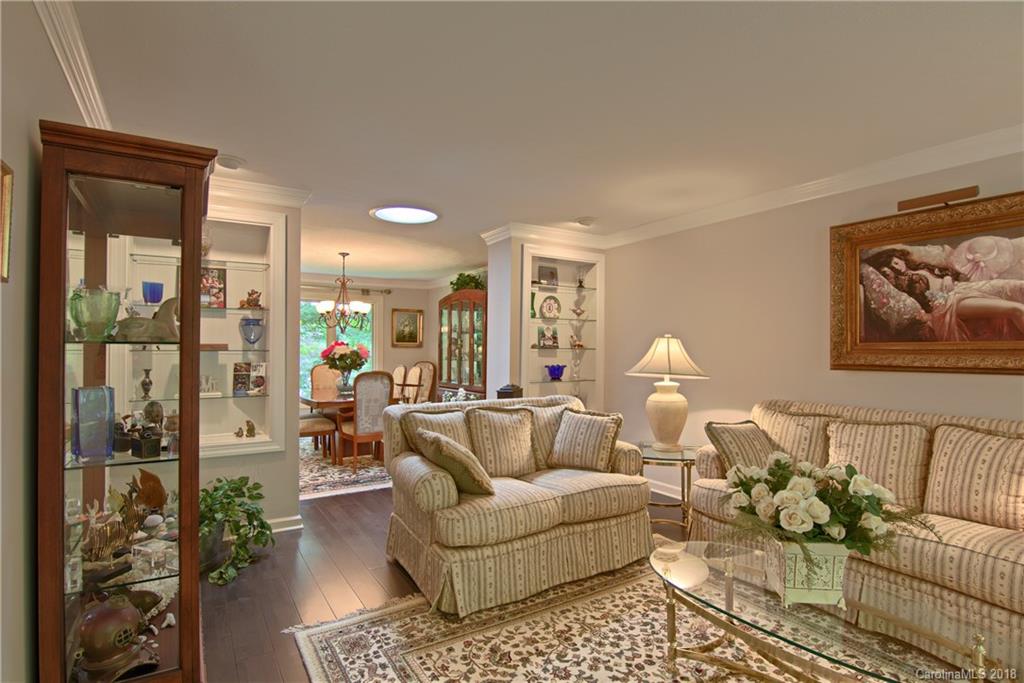Property image 3 of 38 Foxglove Road in Timbercreek, Hendersonville, NC 28739