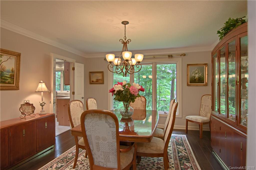 Property image 5 of 38 Foxglove Road in Timbercreek, Hendersonville, NC 28739