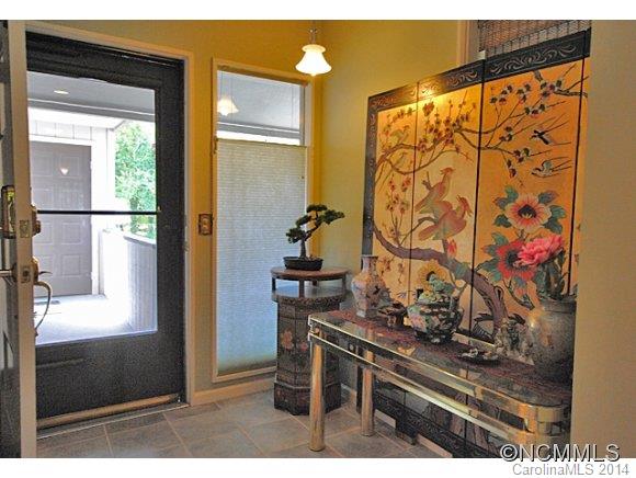 Property image 3 of 14 Lakemoor Ln in Lakemoor Village, Hendersonville, NC 28739
