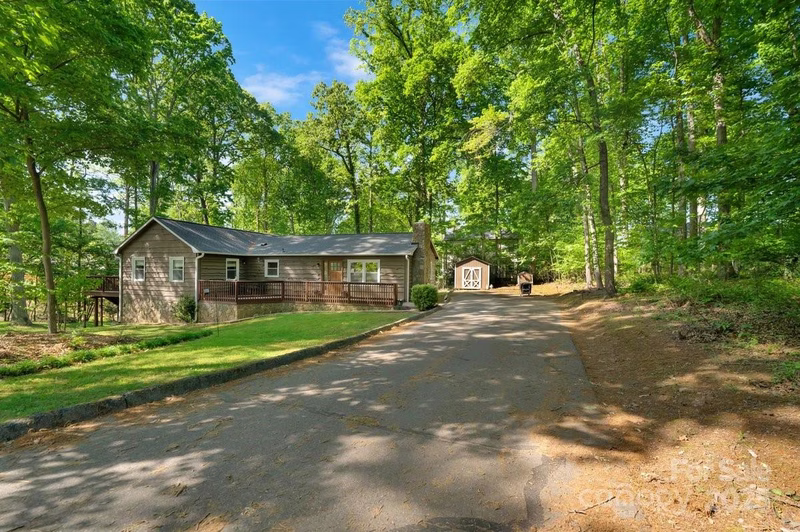 Property image 3 at 110 Lakeland Road, Mooresville, NC 28117