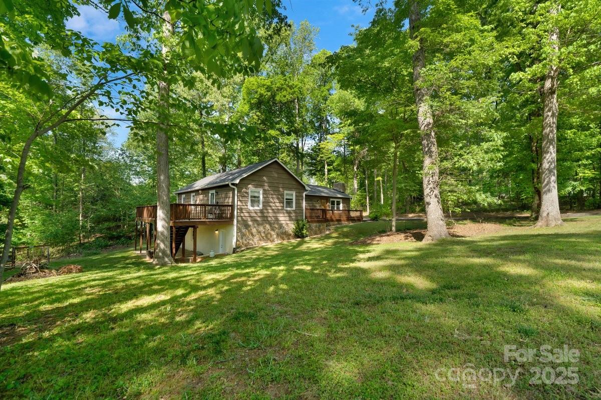 Property image 4 of 110 Lakeland Road in Holiday Harbor, Mooresville, NC 28117