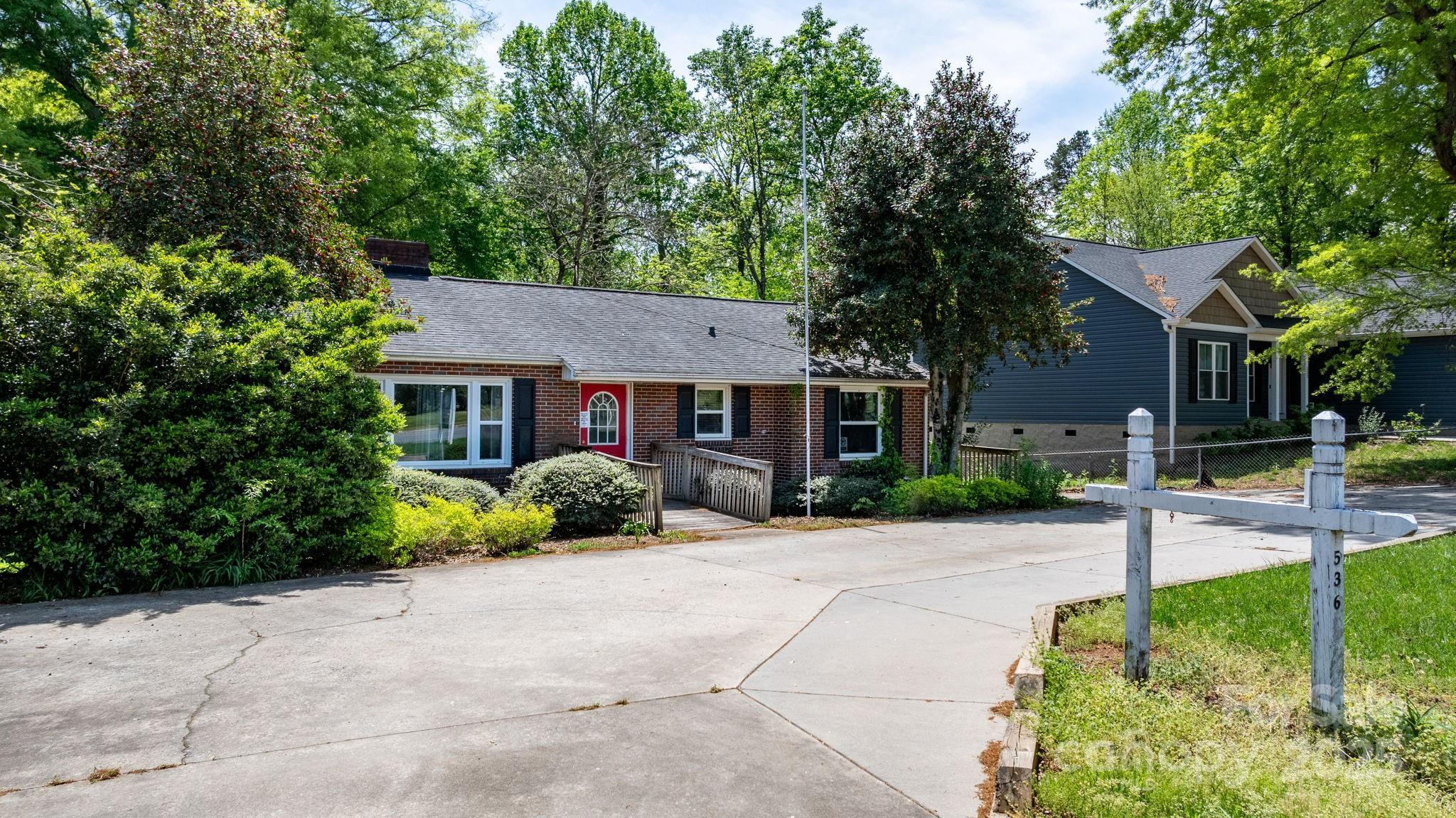 Property image 3 of 536 Hartness Road in Park Grove, Statesville, NC 28677