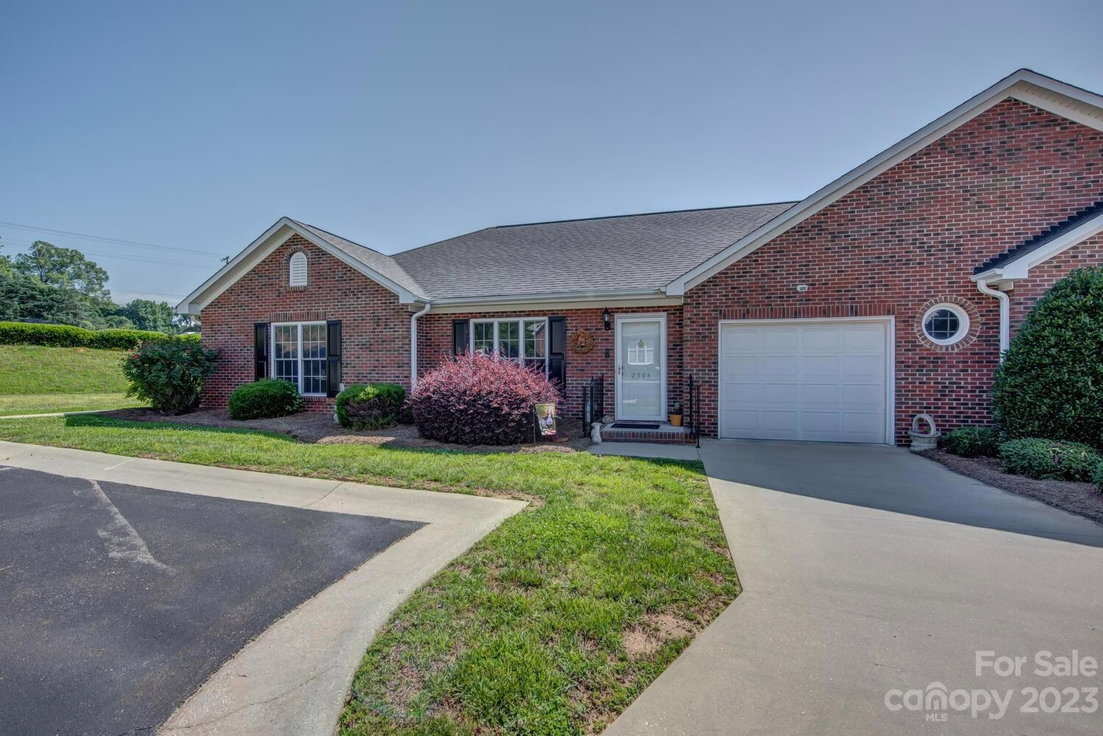 Property image 1 at 2304 Moorsman Court, Gastonia, NC 28054