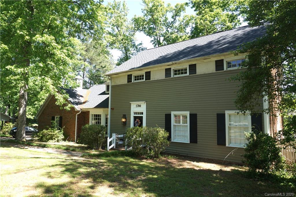 Property image 3 of 1700 Quail Lake Drive in Quail Hollow, West Columbia, SC 29169