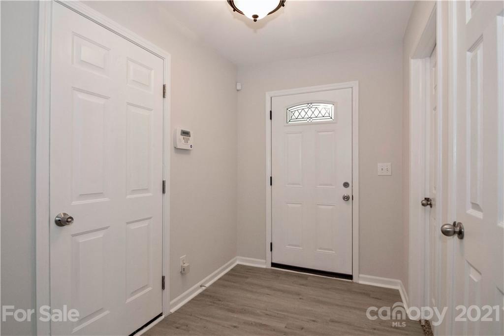 Property image 4 of 1115 Valley Street in Valleybrook, Statesville, NC 28677