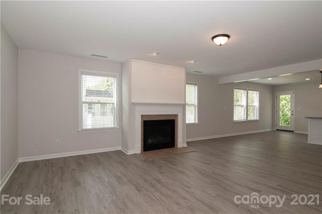 Property image 5 of 1115 Valley Street in Valleybrook, Statesville, NC 28677