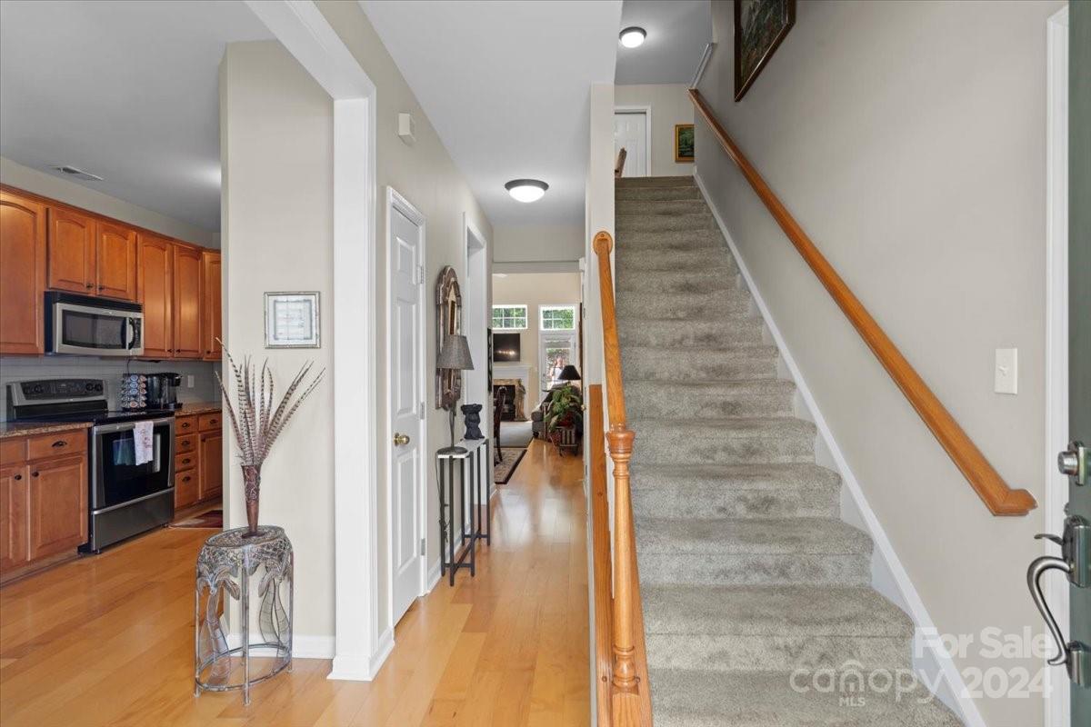 Property image 3 of 1823 Lookout Lane in Robinwood Village, Gastonia, NC 28054