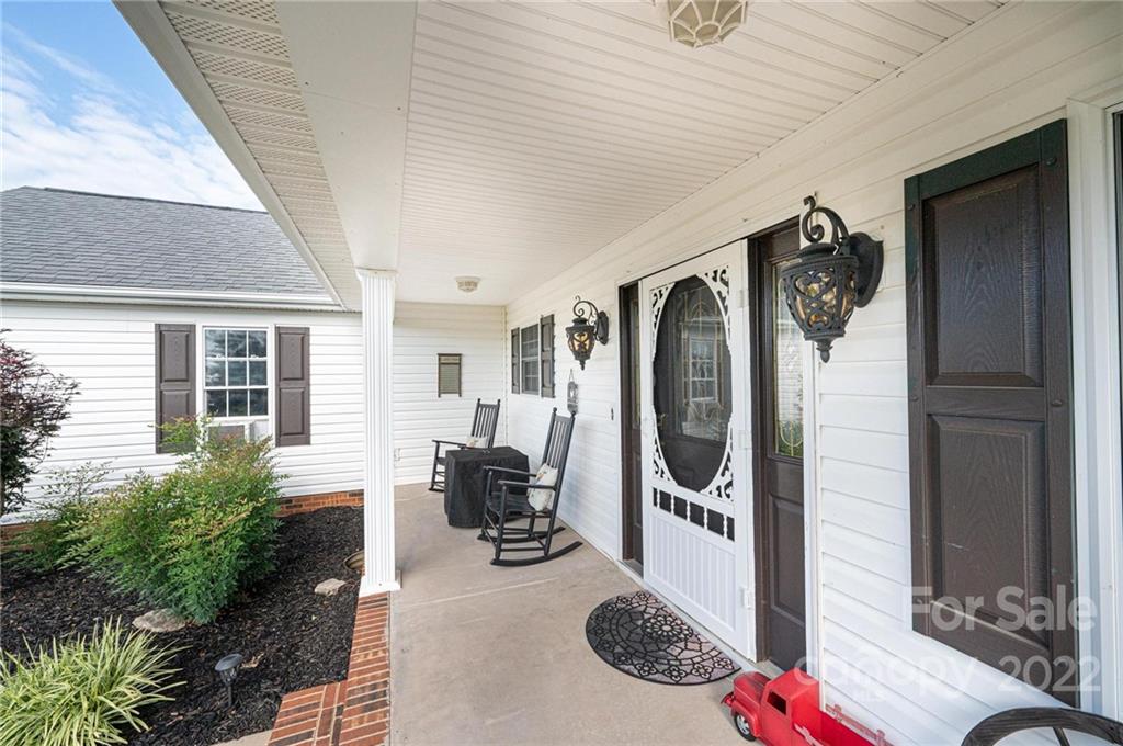 Property image 4 of 2208 Carriage Lane in Grandview Farms, Lincolnton, NC 28092
