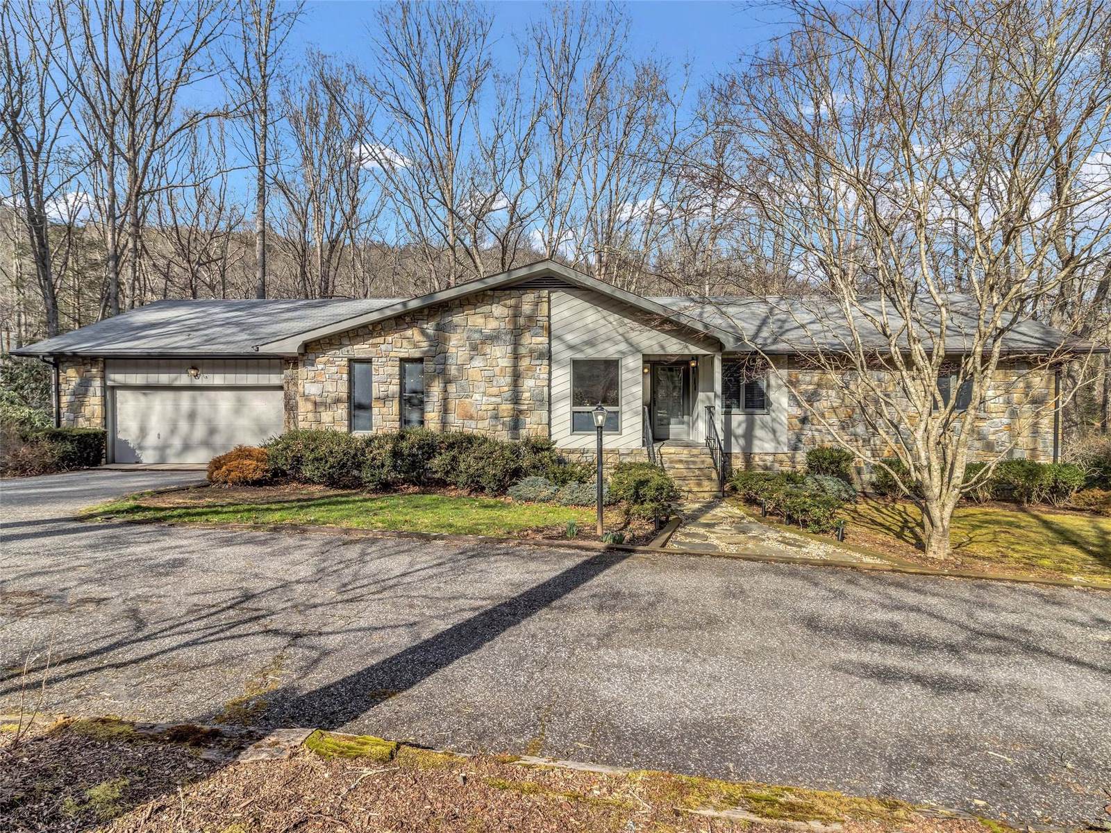 Property image 1 at 18 Woodland Road, Spruce Pine, NC 28777