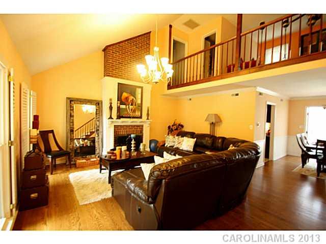 Property image 3 of 6732 Carmel Hills Drive in Carmel Hills, Charlotte, NC 28226