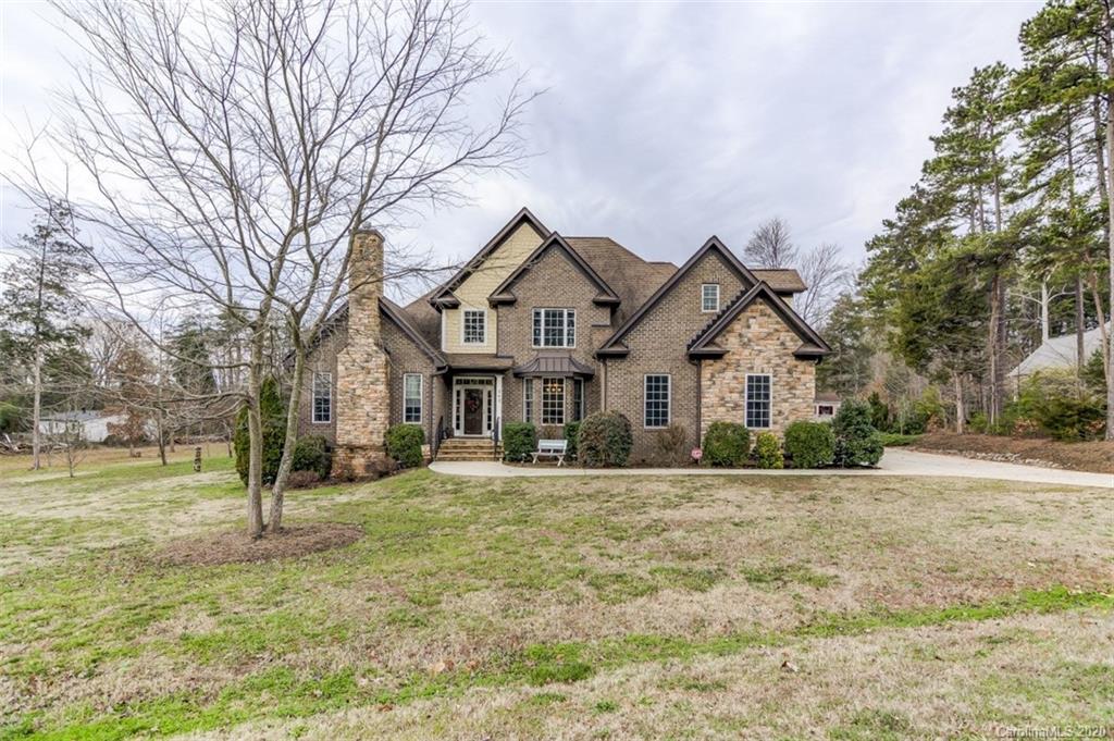 Property image 3 of 243 Woodstream Circle in Norman Woods, Mooresville, NC 28117