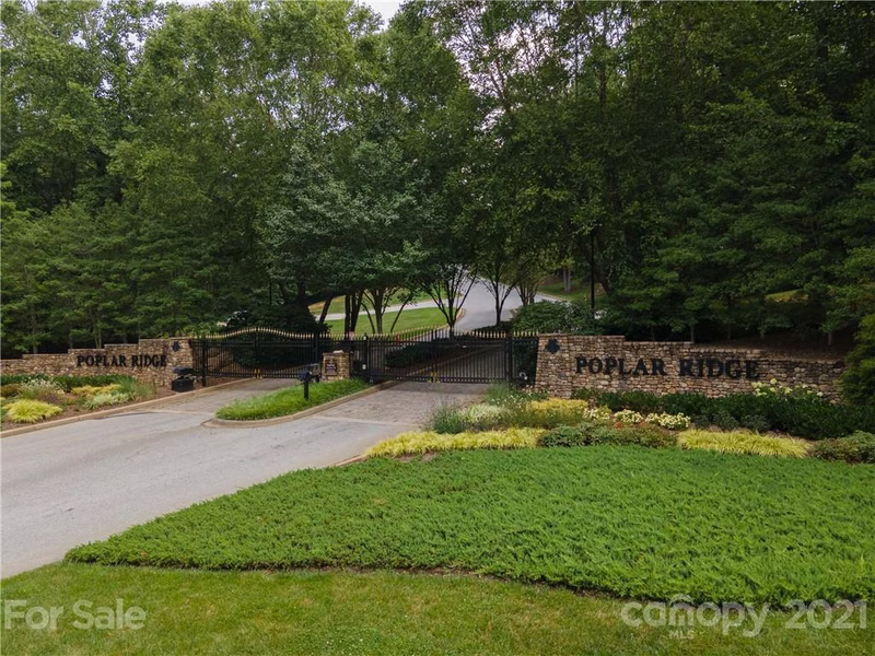 Property image 3 at 82 Windover Drive, Asheville, NC 28803