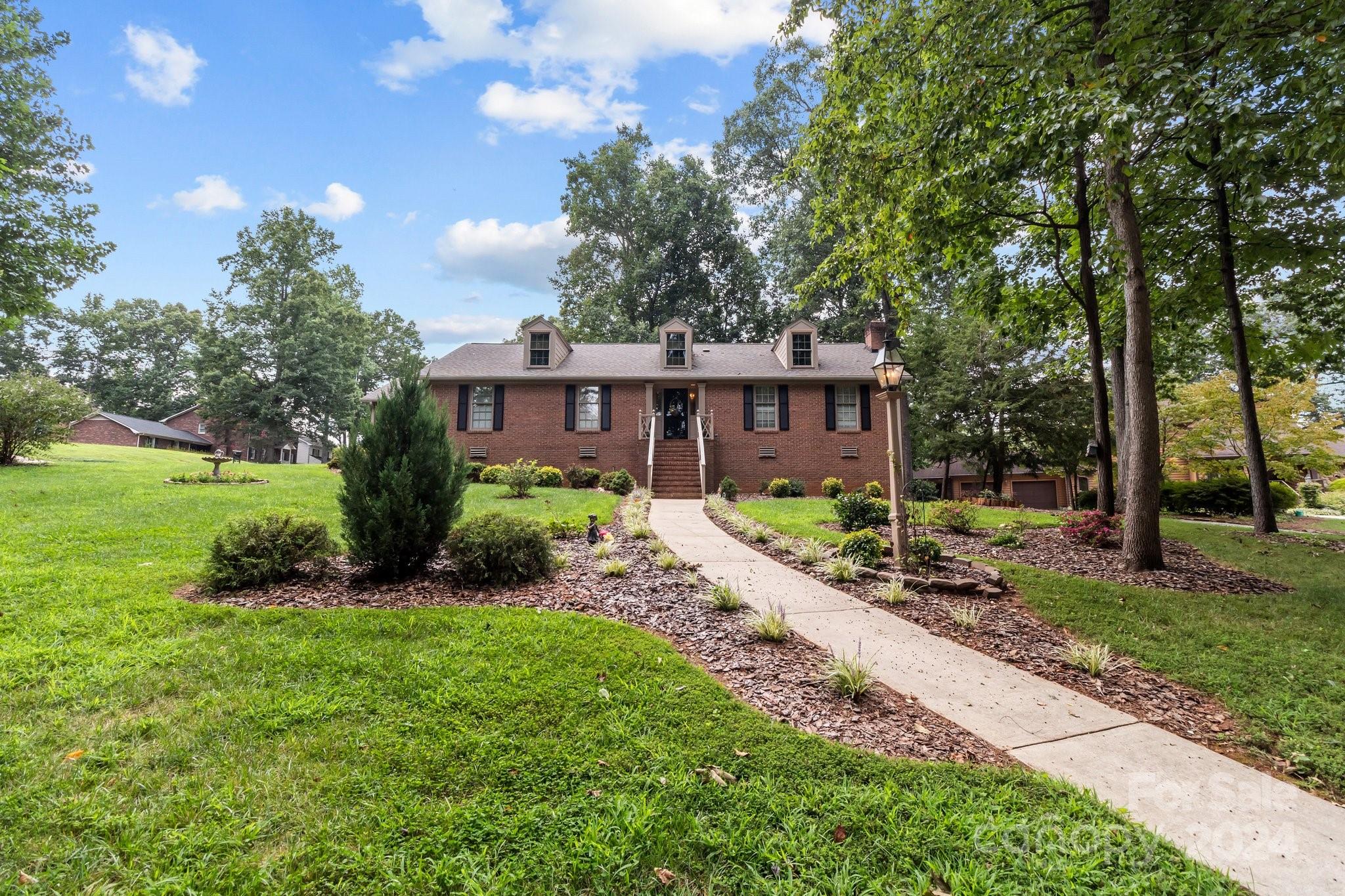 Property image 3 of 1910 Baker Court in Corbin Hills, Salisbury, NC 28146