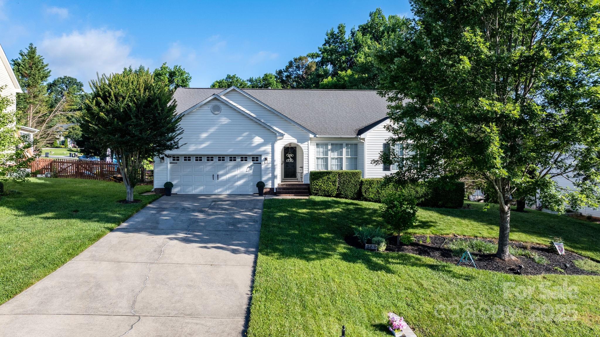 Property image 2 of 369 Holstein Drive in Summey Knoll, Dallas, NC 28034
