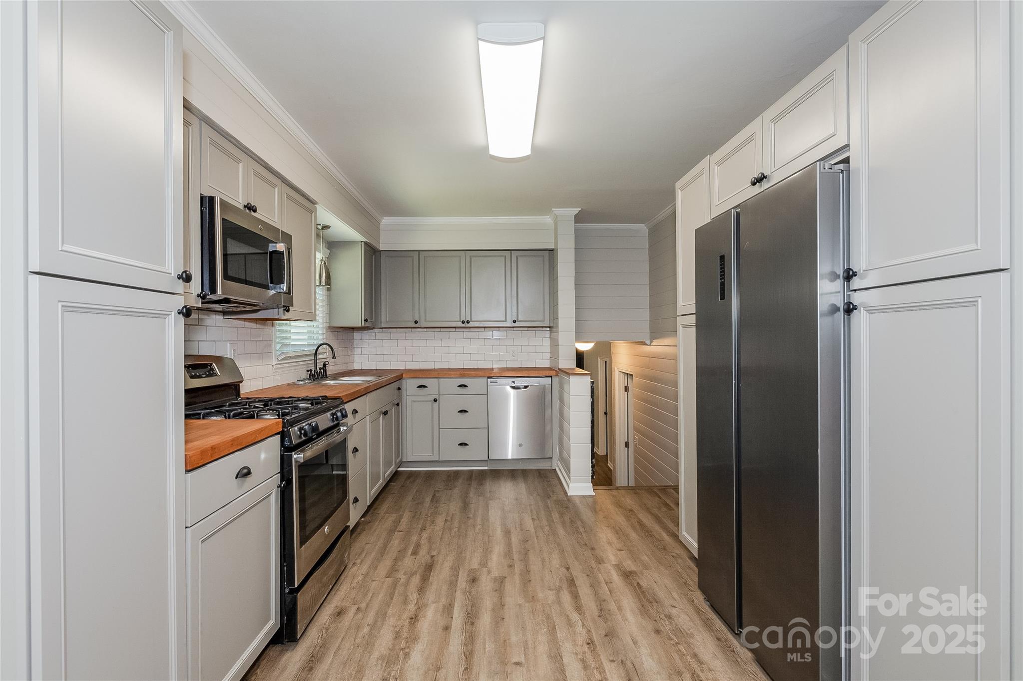 Property image 4 of 1637 Buckingham Avenue in Kingswood, Gastonia, NC 28054