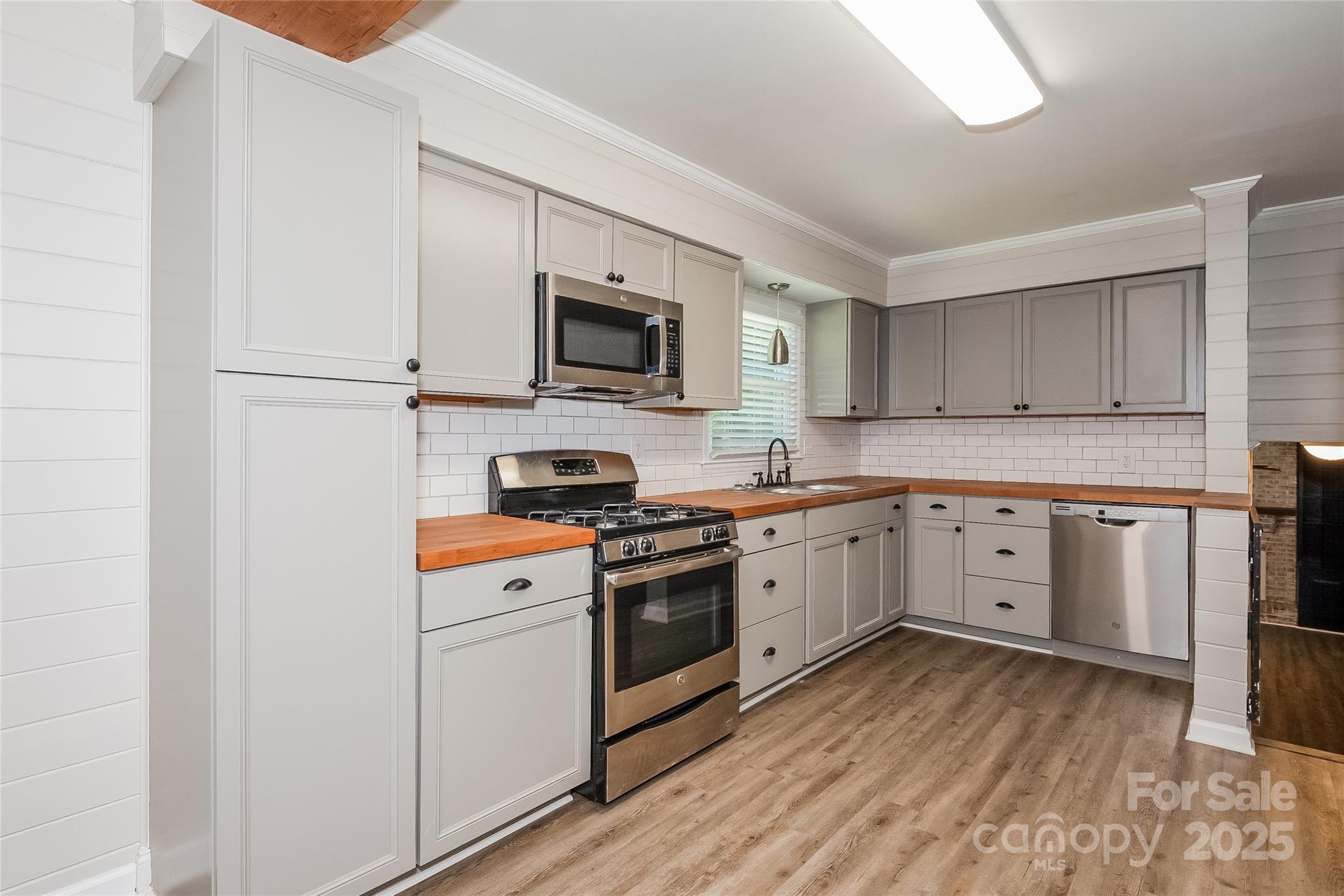 Property image 5 of 1637 Buckingham Avenue in Kingswood, Gastonia, NC 28054