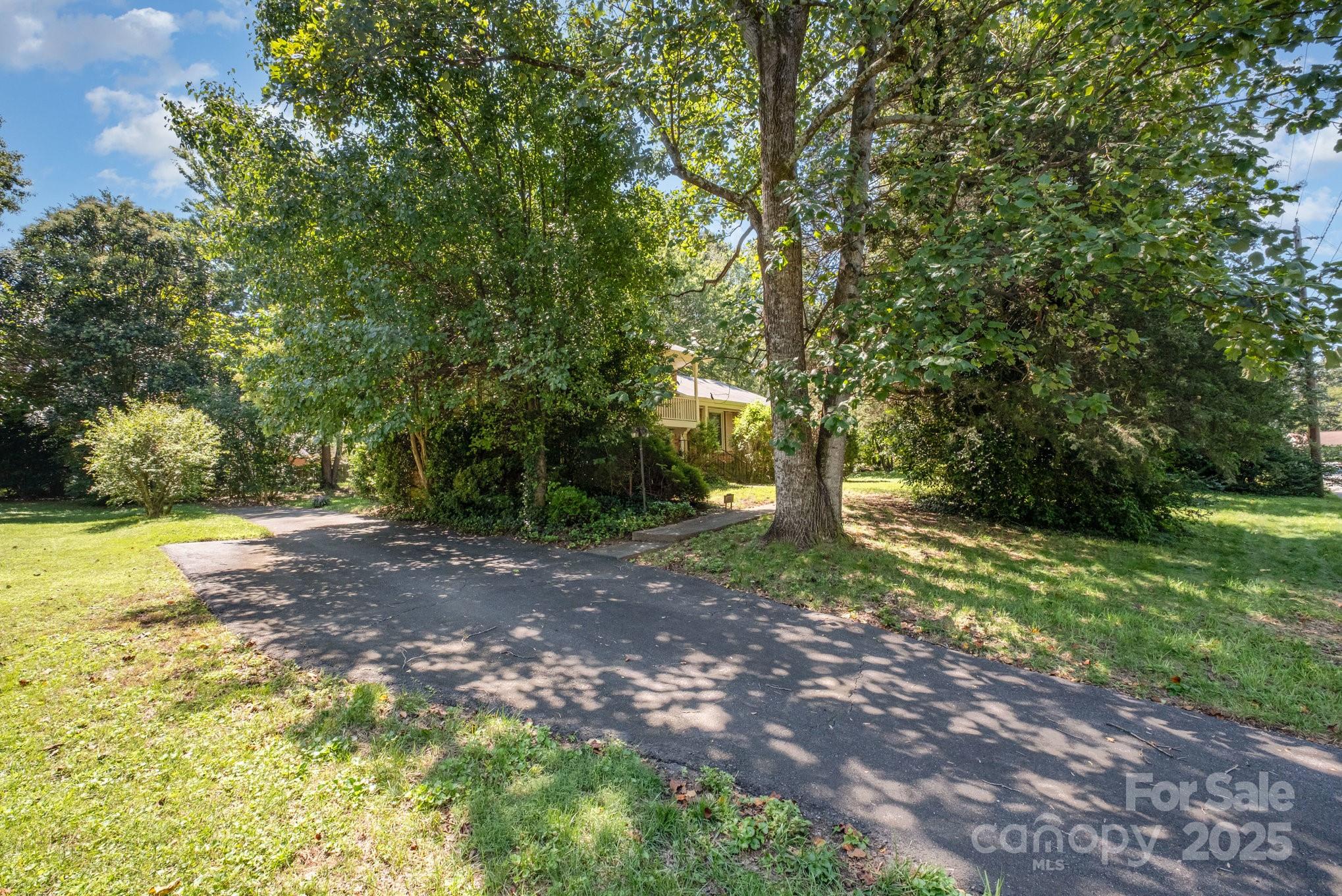 Property image 4 of 1613 Dixon Road in Kingswood, Gastonia, NC 28054