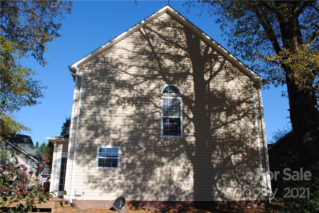Property image 4 of 124 Yorkshire Drive in Woodfield, Salisbury, NC 28144