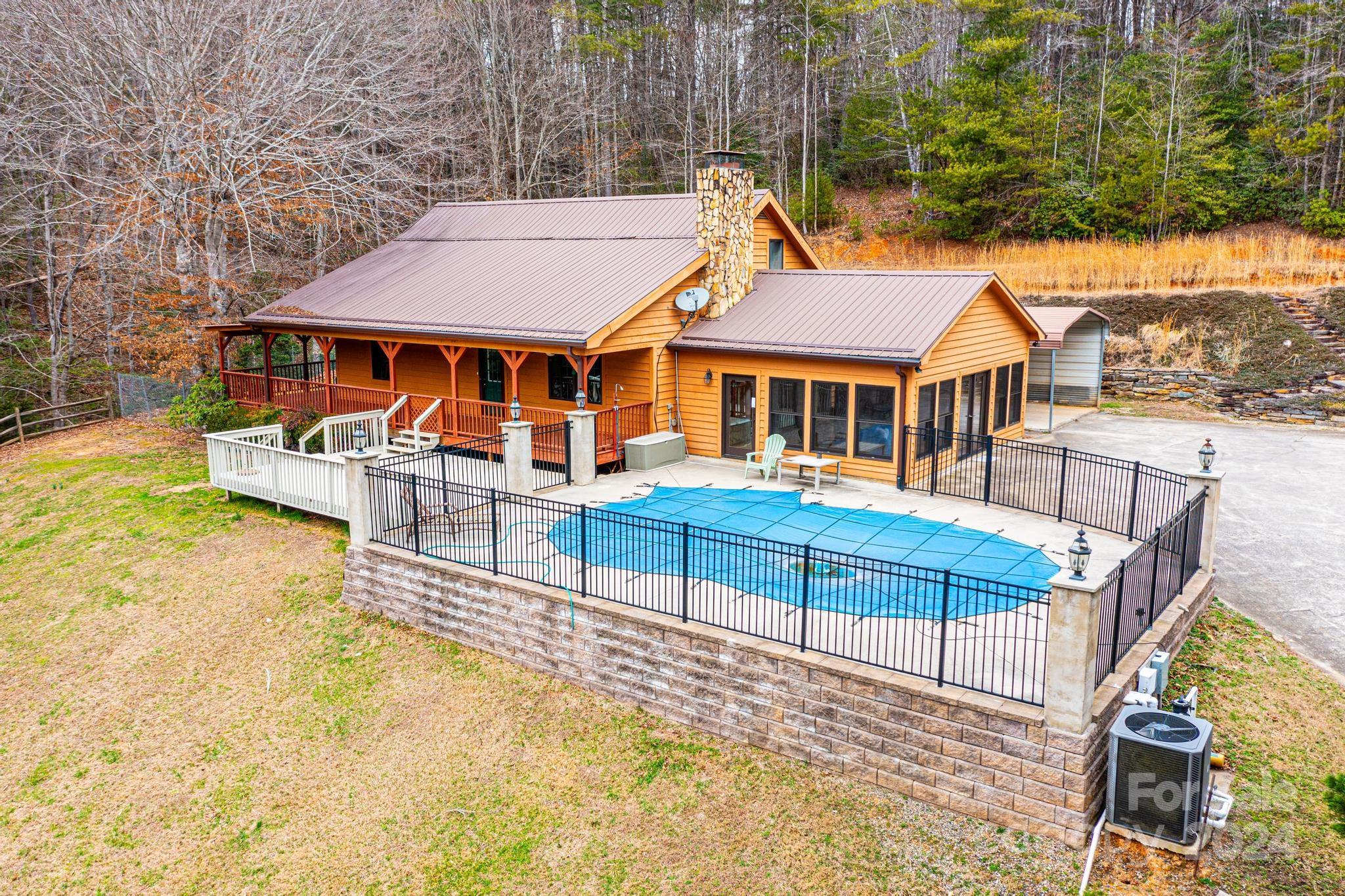 Property image 3 of 3707 Quinella Lane in Clover Hill Plantation, Lenoir, NC 28645