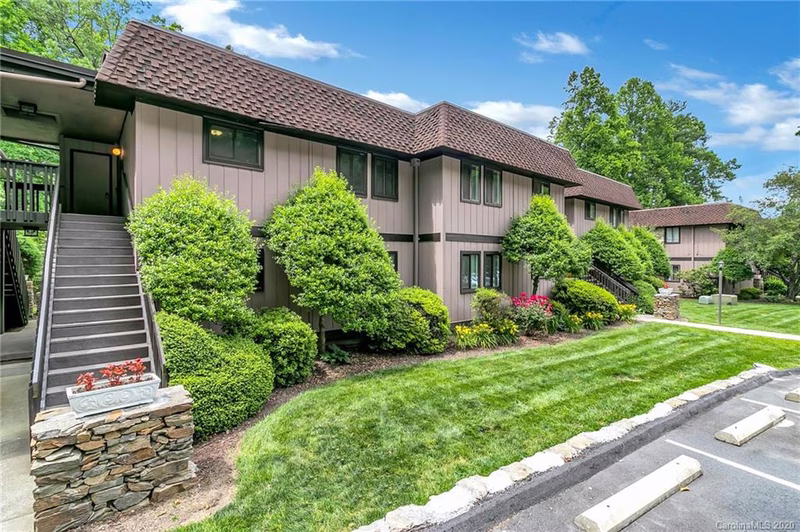33 Lake Drive