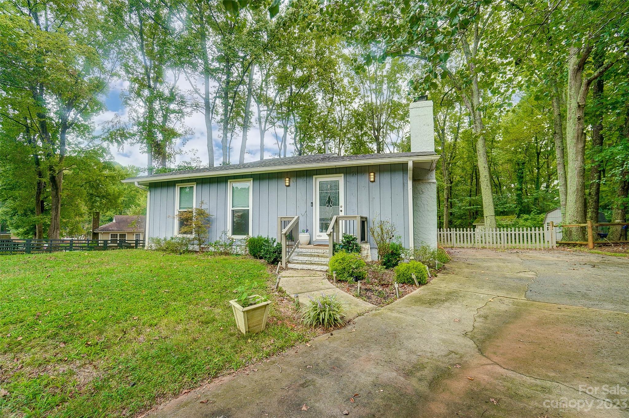 Property image 3 of 6526 Harrisburg Road in Timber Creek, Charlotte, NC 28227
