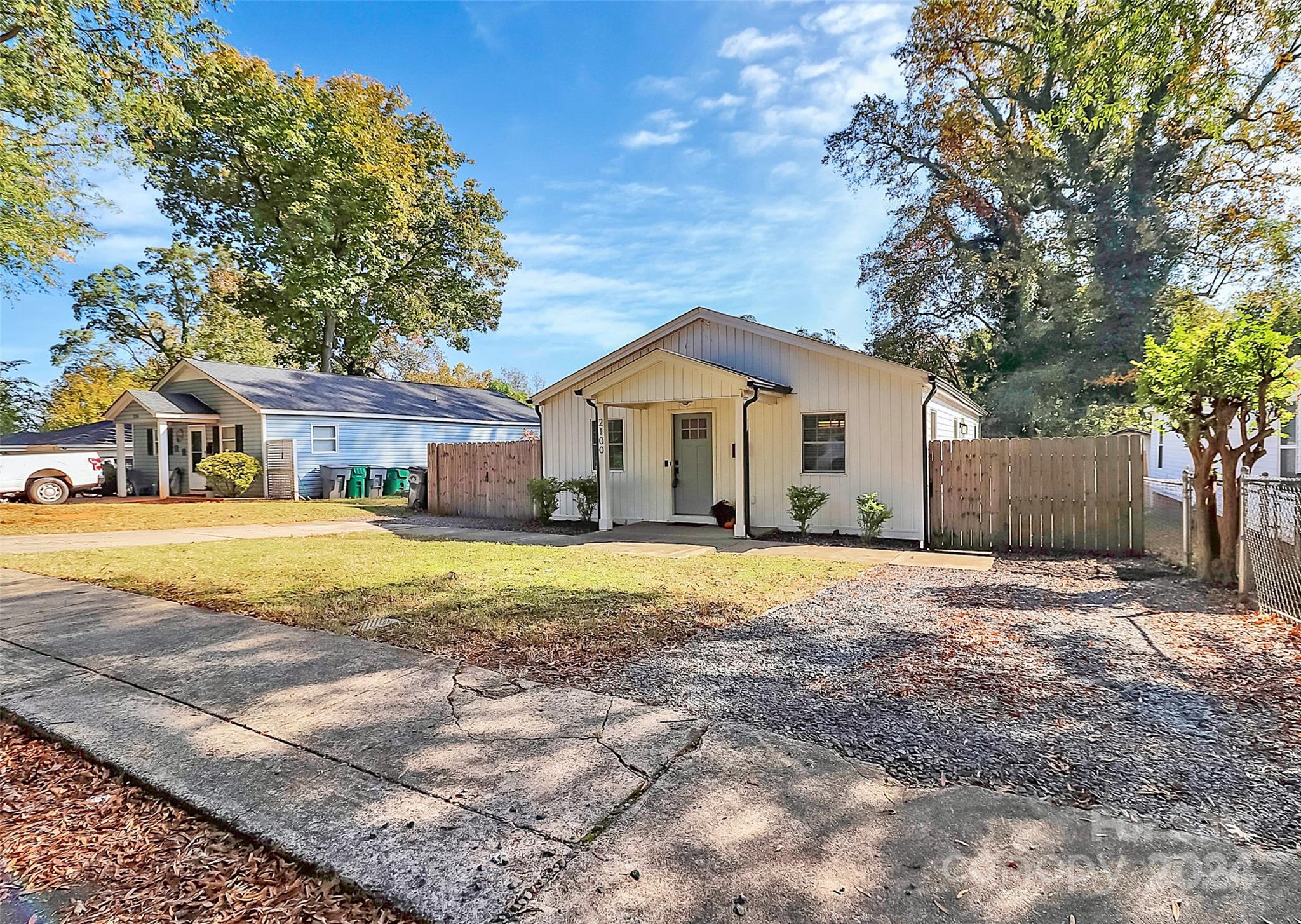 Property image 2 of 2100 Brewton Drive in Genesis Park, Charlotte, NC 28206