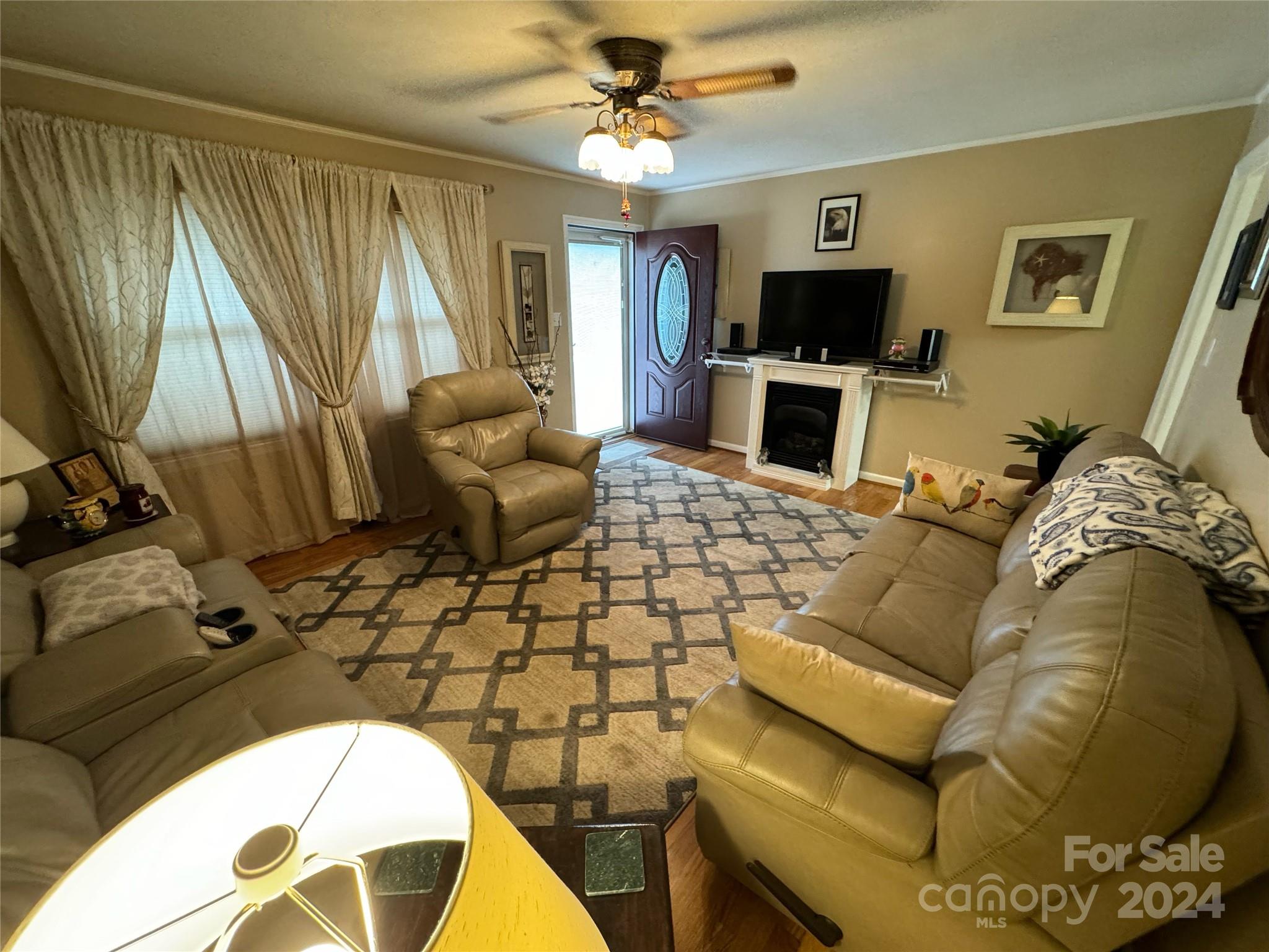 Property image 3 of 517 W Main Street in Carolina Terraces, Maiden, NC 28650