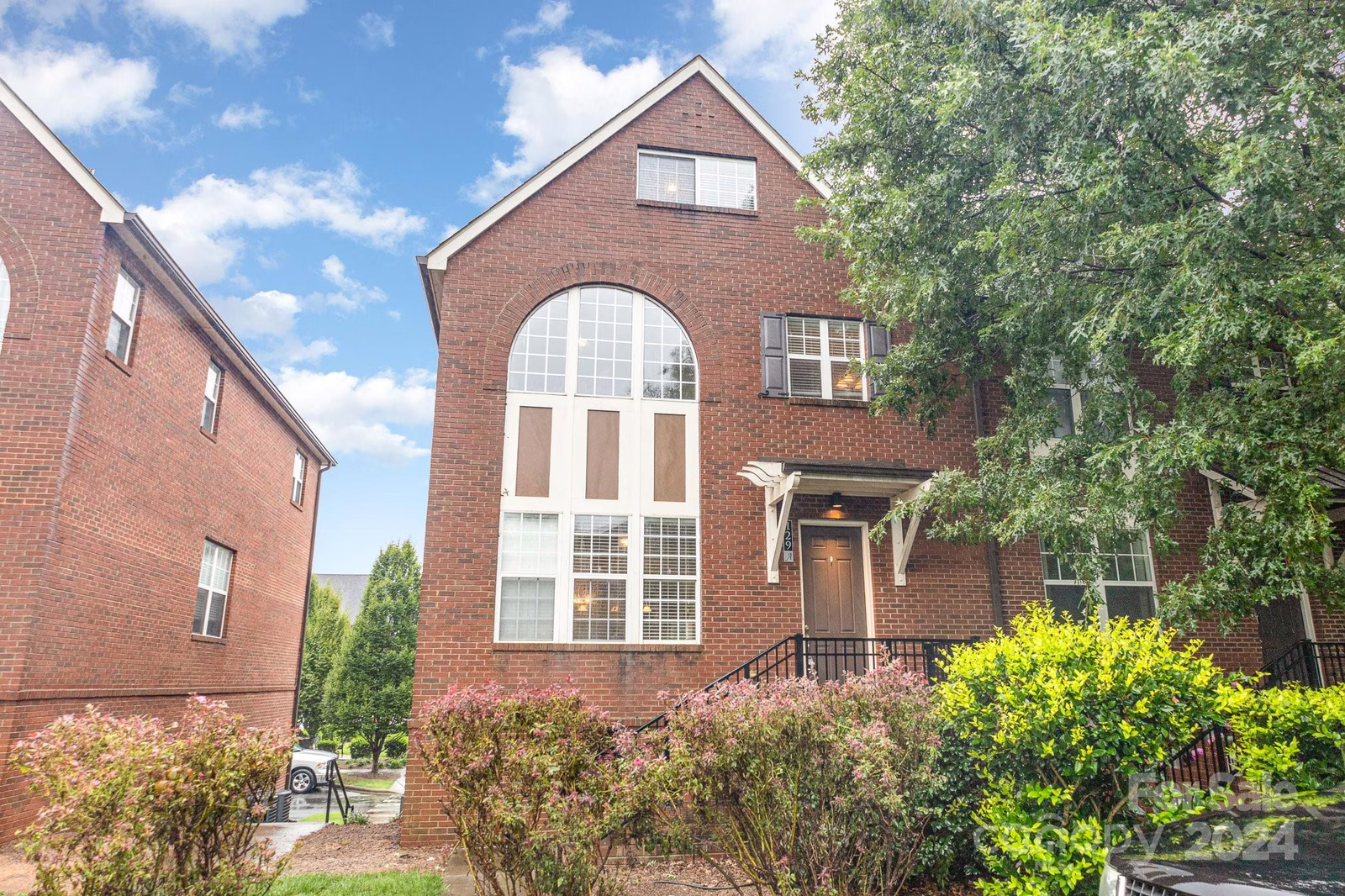 Property image 1 at 129 Irving Avenue, Mooresville, NC 28117