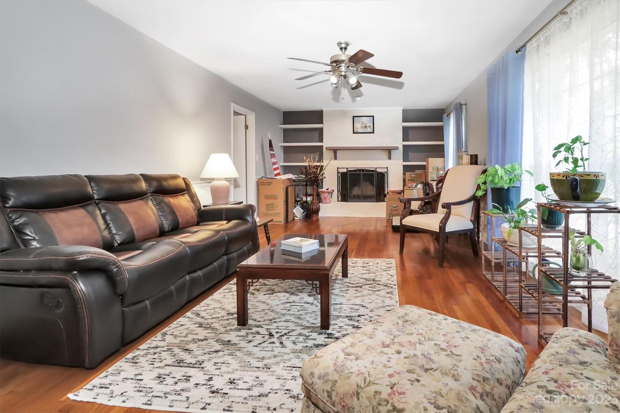 Property image 3 of 902 Creekbriar Avenue in Sherwood Forest, Gastonia, NC 28054