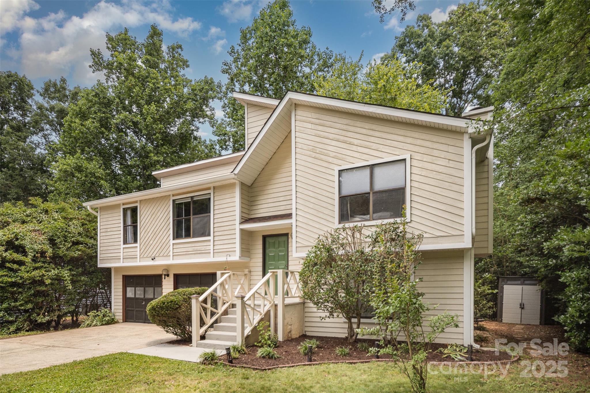 Property image 2 of 7434 Lawyers Station Drive in Lawyers Station, Mint Hill, NC 28227