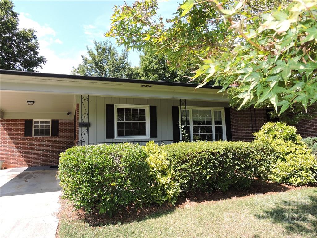 Property image 2 of 361 Holland Drive in Westwood, Statesville, NC 28677