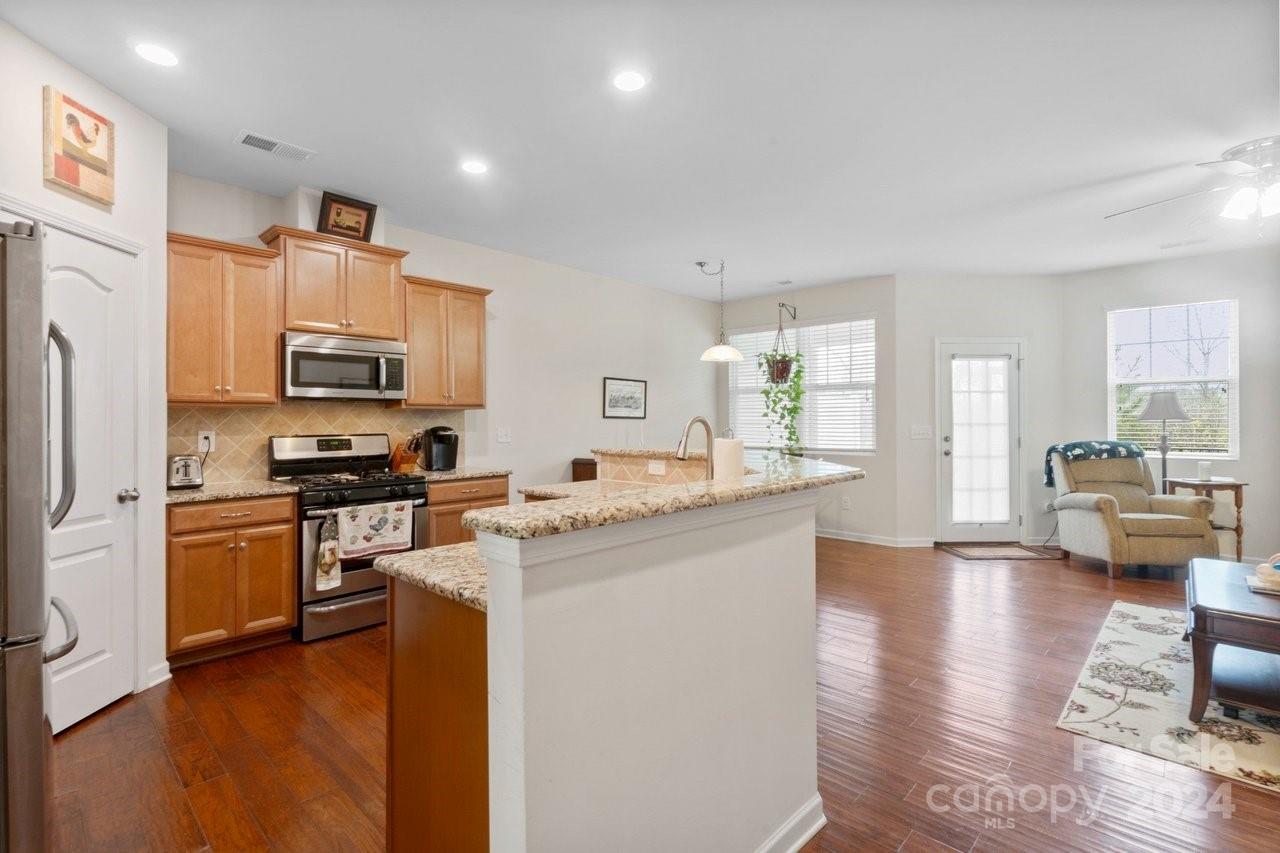 Property image 5 of 2753 Sawbridge Lane in Kinmere Commons, Gastonia, NC 28056