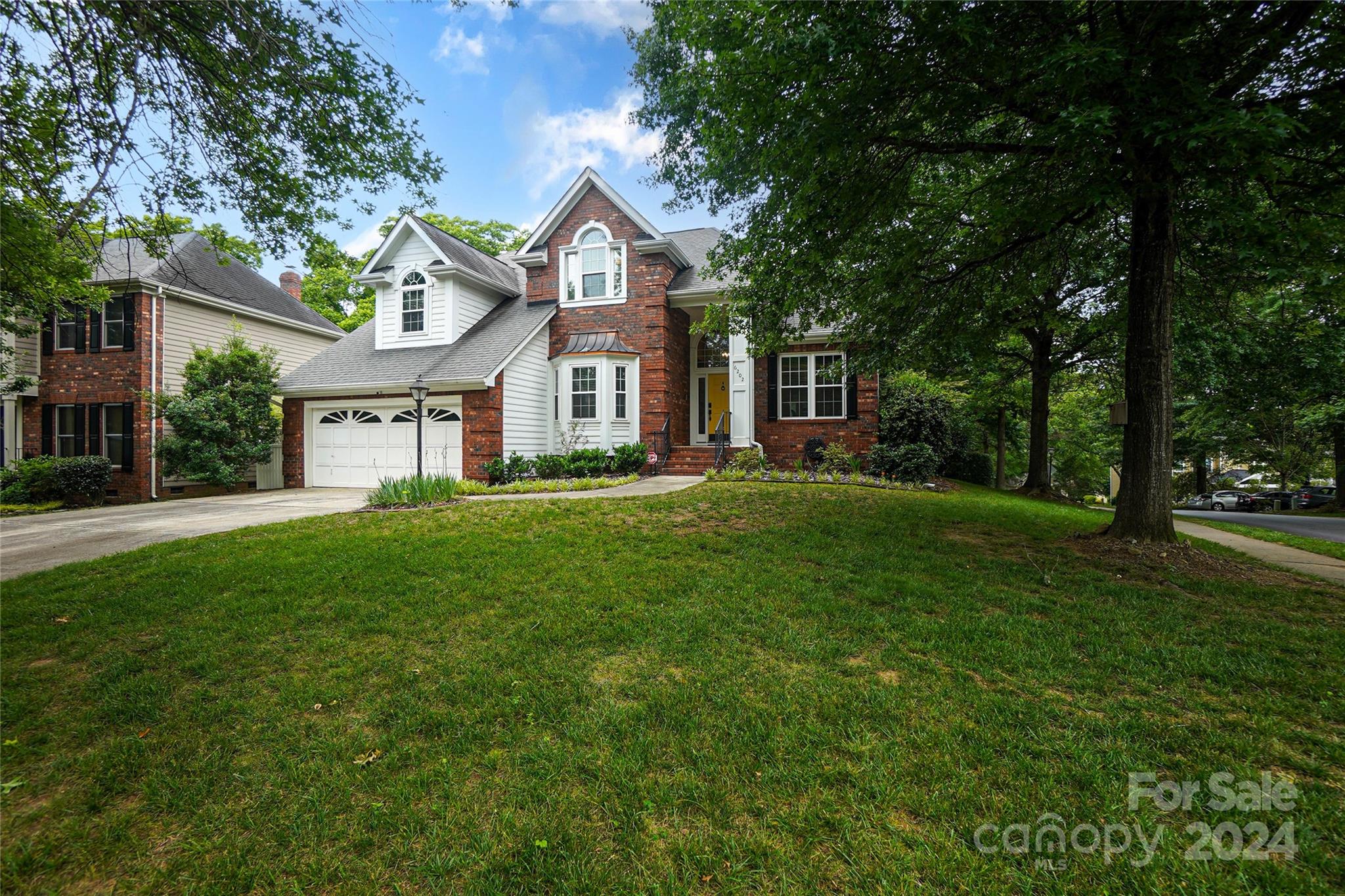 Property image 2 of 6202 Caslon Court in Providence Commons, Charlotte, NC 28270