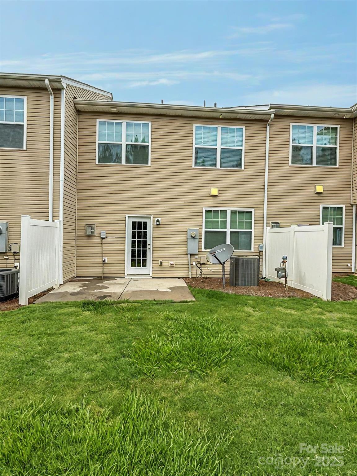 Property image 2 of 2752 Sawbridge Lane in Kinmere Commons, Gastonia, NC 28056