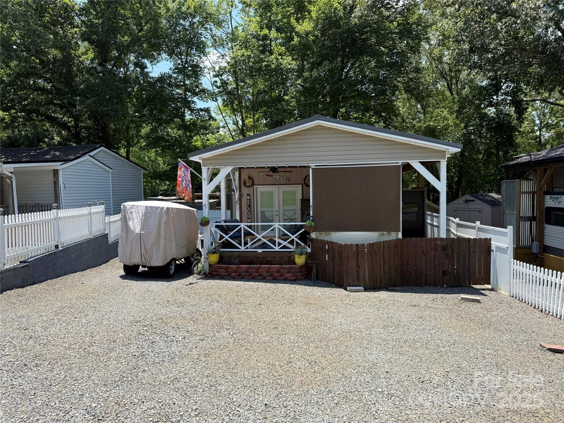 126 Canyon Loop