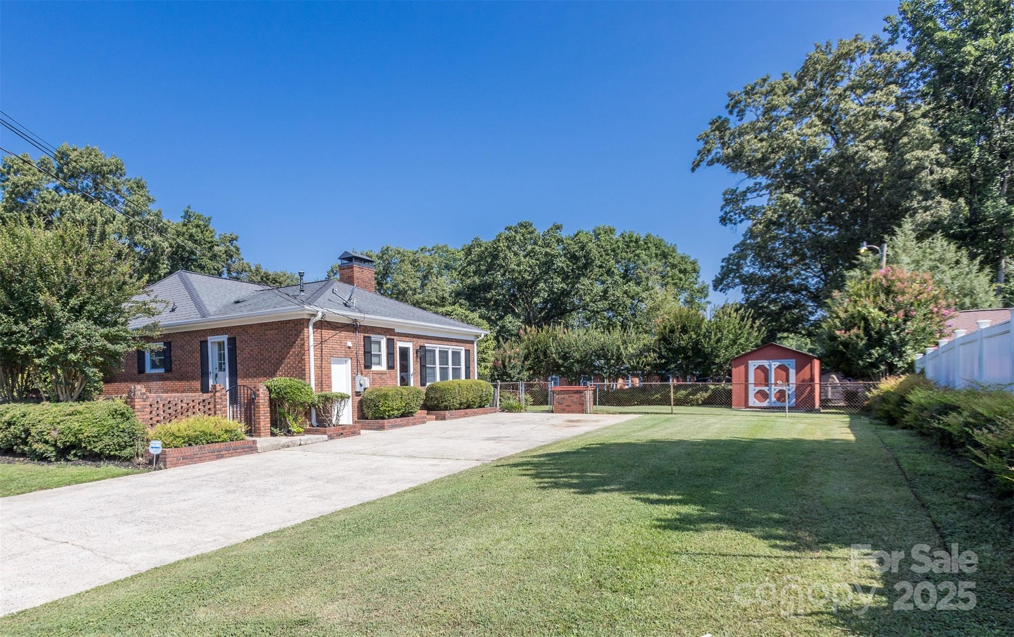 Property image 2 of 1280 Queensgate Street in Kingswood, Gastonia, NC 28054