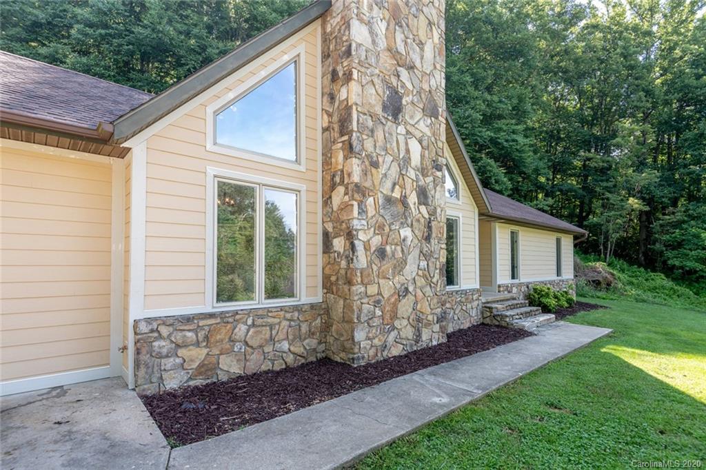 Property image 5 of 274 Lotawatah Drive in Hidden Valley Acres, Burnsville, NC 28714