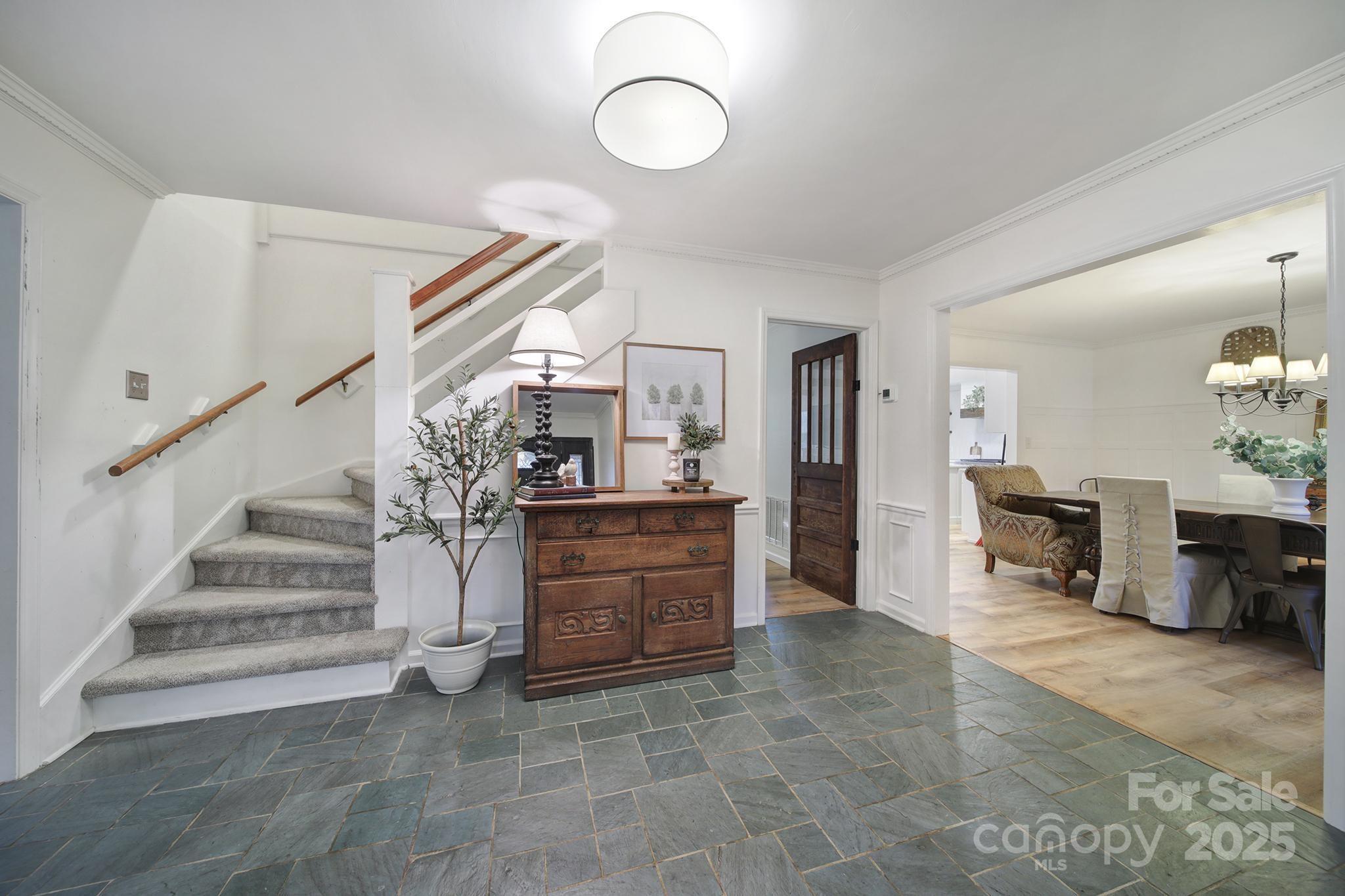 Property image 2 of 1501 Laurel Lane in Sherwood Forest, Gastonia, NC 28054