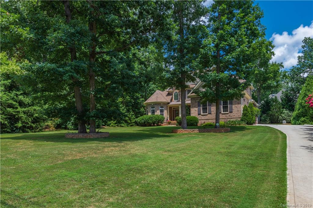 Property image 2 of 331 Stutts Road in Norman Woods, Mooresville, NC 28117