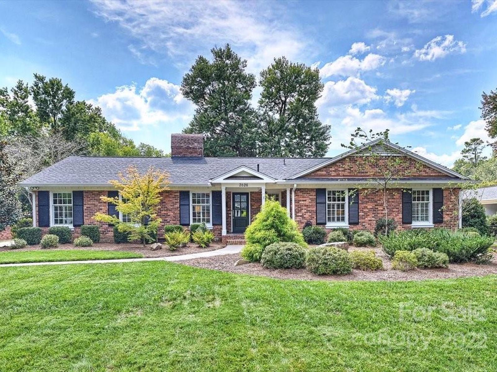 Property image 1 at 3826 Warrington Drive, Charlotte, NC 28211