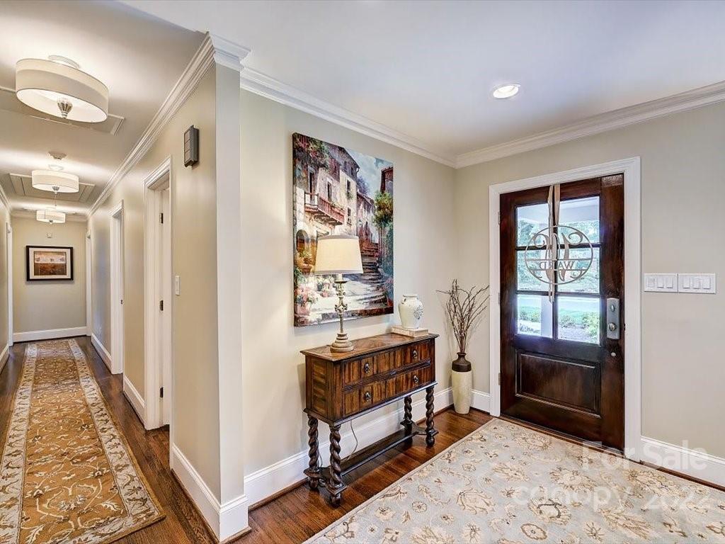 Property image 3 of 3826 Warrington Drive in The Cloisters, Charlotte, NC 28211