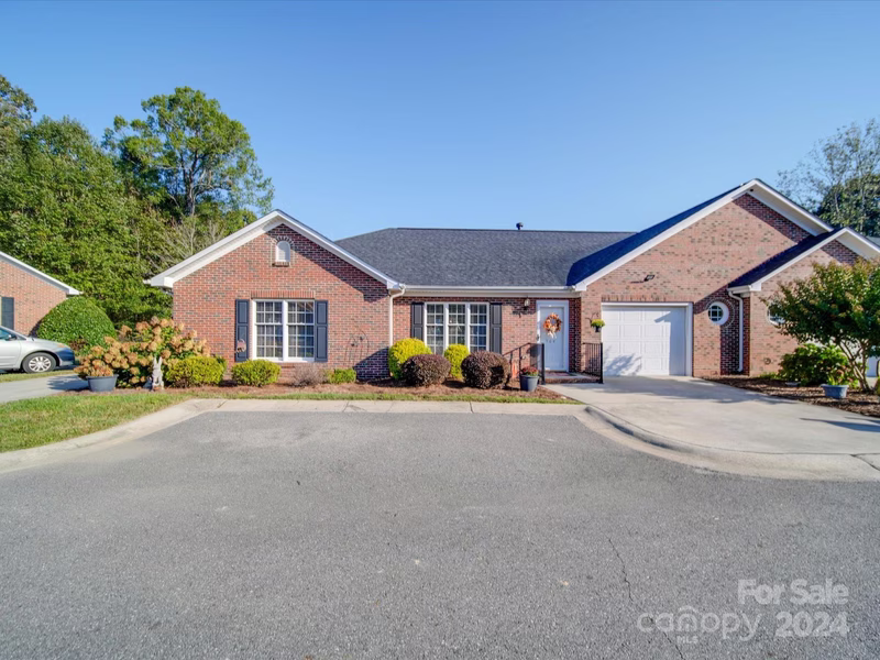 564 Royalty Court