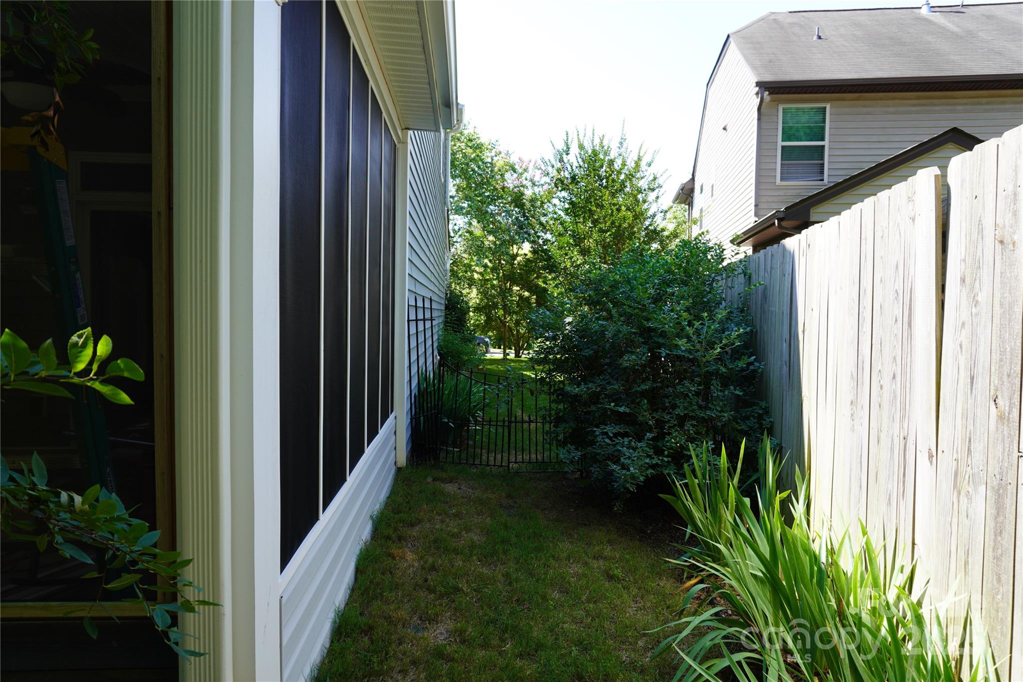 Property image 2 of 4003 Northerly Island Court in The Village At Parkside, Gastonia, NC 28056