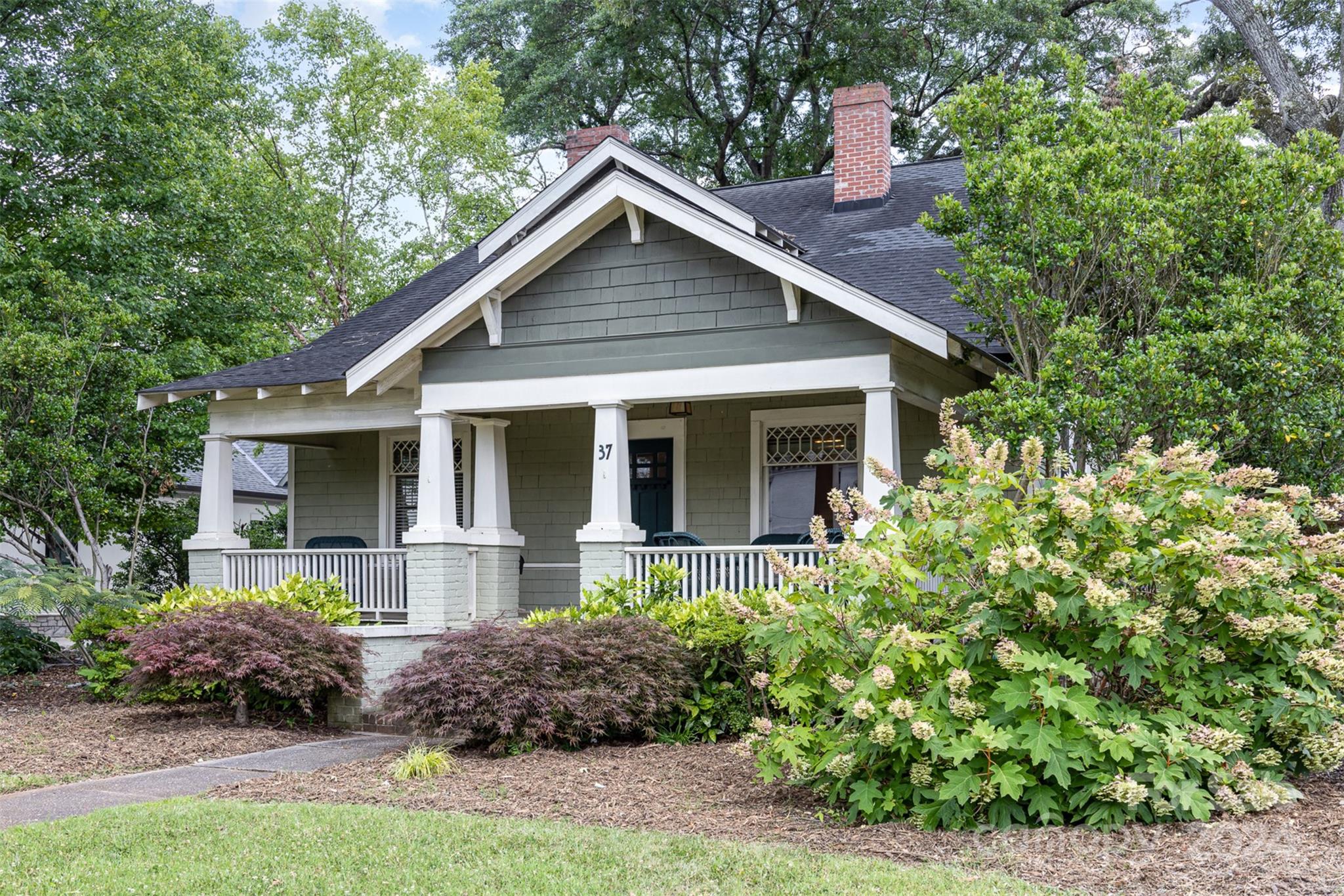 Property image 2 of 37 W Woodrow Avenue in Historic District, Belmont, NC 28012