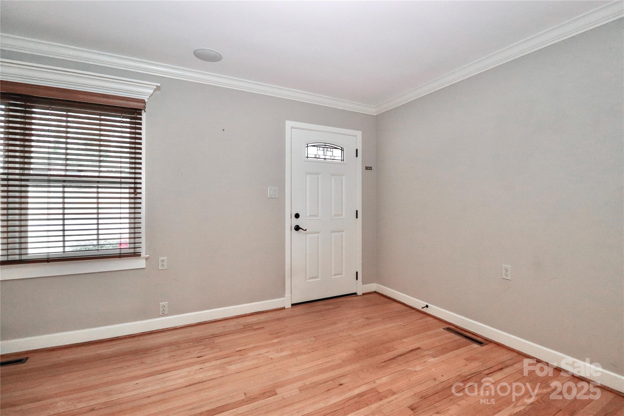 Property image 3 of 432 N Oakwood Drive in Park Grove, Statesville, NC 28677