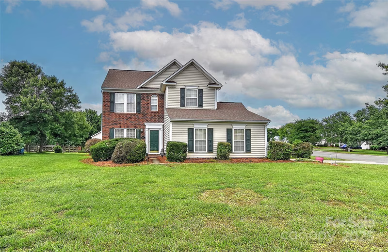7007 Broad Leaf Court