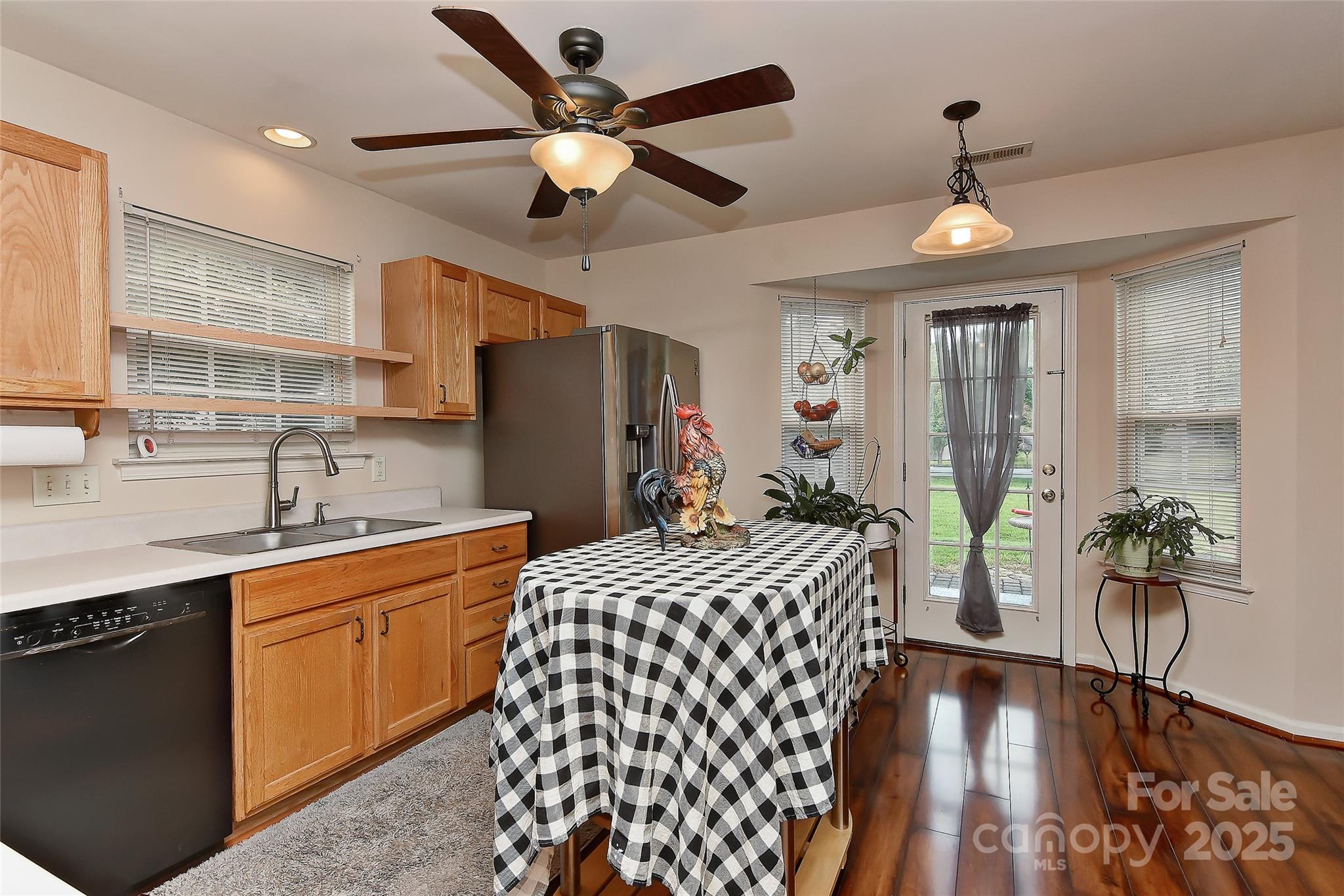 Property image 4 of 7007 Broad Leaf Court in Oak Grove, Indian Trail, NC 28079