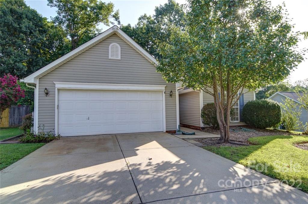 Property image 3 of 2416 Ivy Run Drive in Oak Grove, Indian Trail, NC 28079