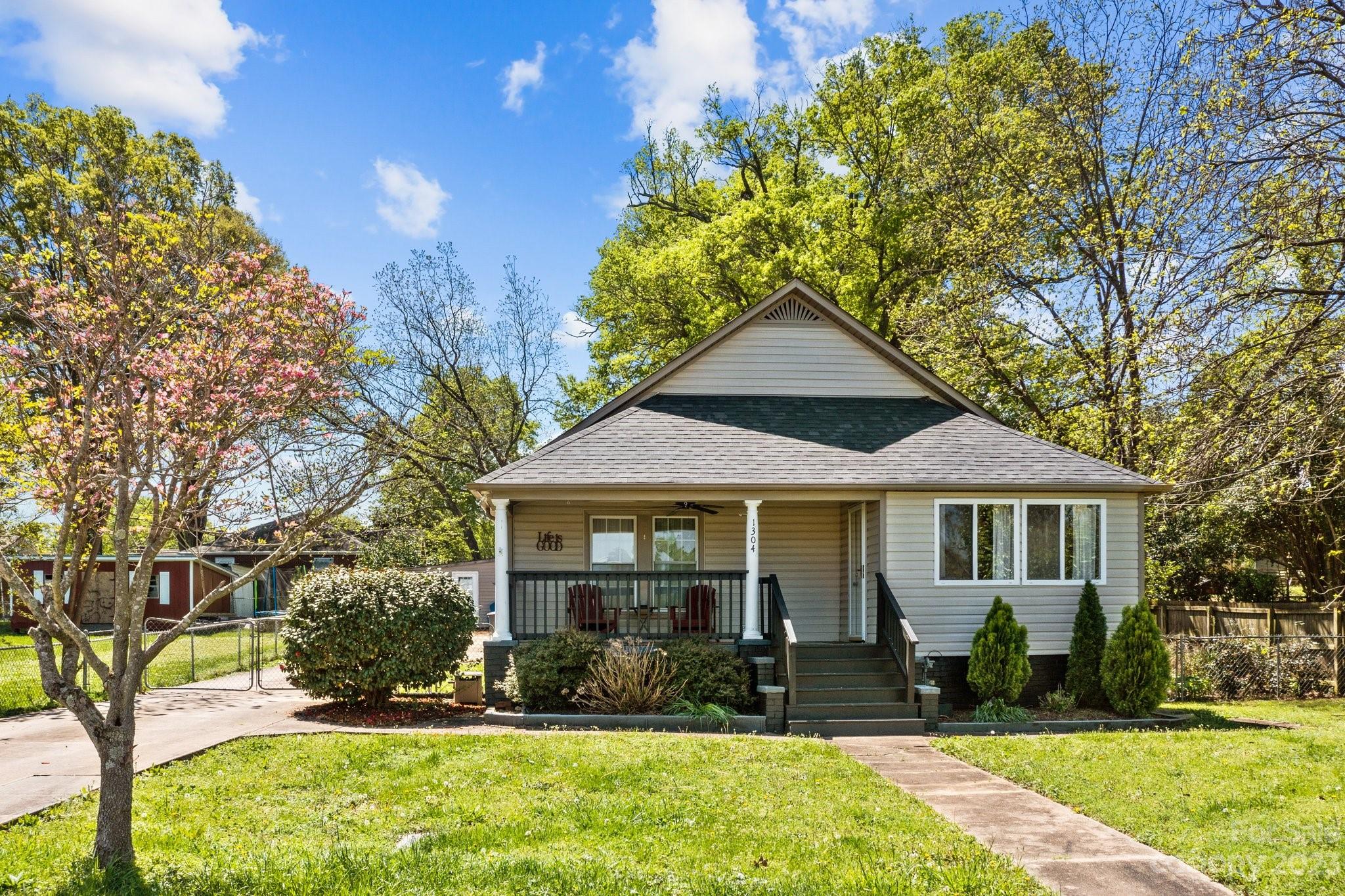 Property image 2 of 1304 Venus Street in Jackson Park, Kannapolis, NC 28083